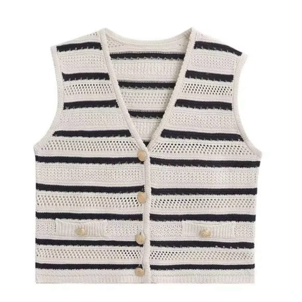 Zara Women’s Cream & Black Devanne Striped Knit Sweater Vest. Size L